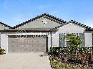 1426 Flower Dust Dr, Ruskin, FL 33570