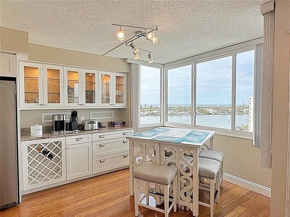 660 Island Way APT 904