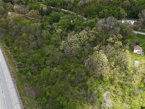 5th image of 208 Briar Hill Rd