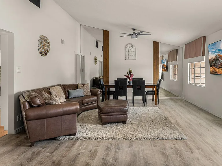 5901 E Cactus Wren Rd — Photo 4