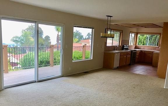 4th image of 1800 Sunset Dr