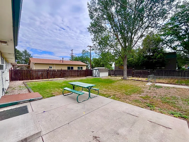 1406 S Douglas Ave — Photo 10