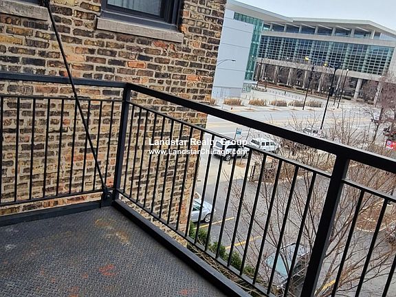 3rd image of 125 E 21st St APT 206