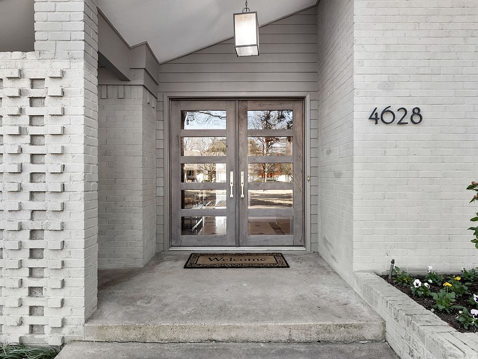 1st image of 4628 College Park Dr