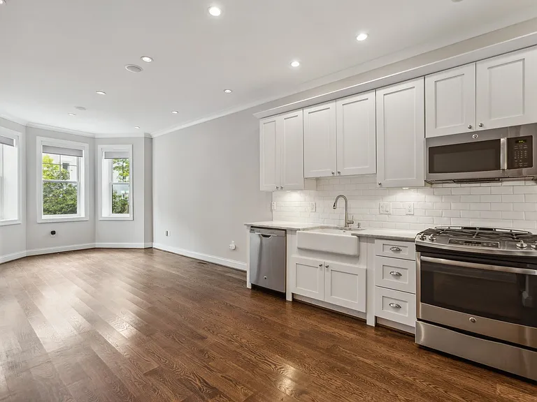 39 U St NE #1 — Photo 3