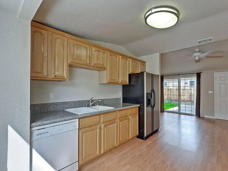18701 Newsom Ave — Photo 15