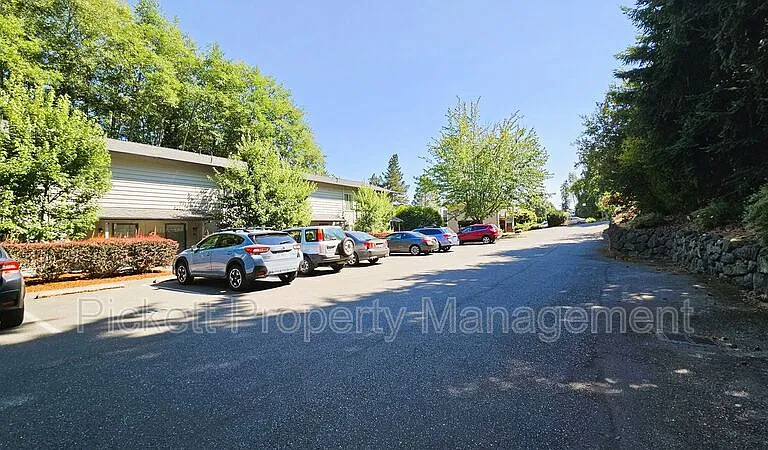 354 NW Edvard St #G — Photo 25