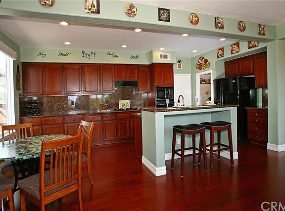 5th image of 33 Southern Hills Dr