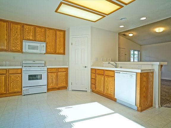 -Kitchen1