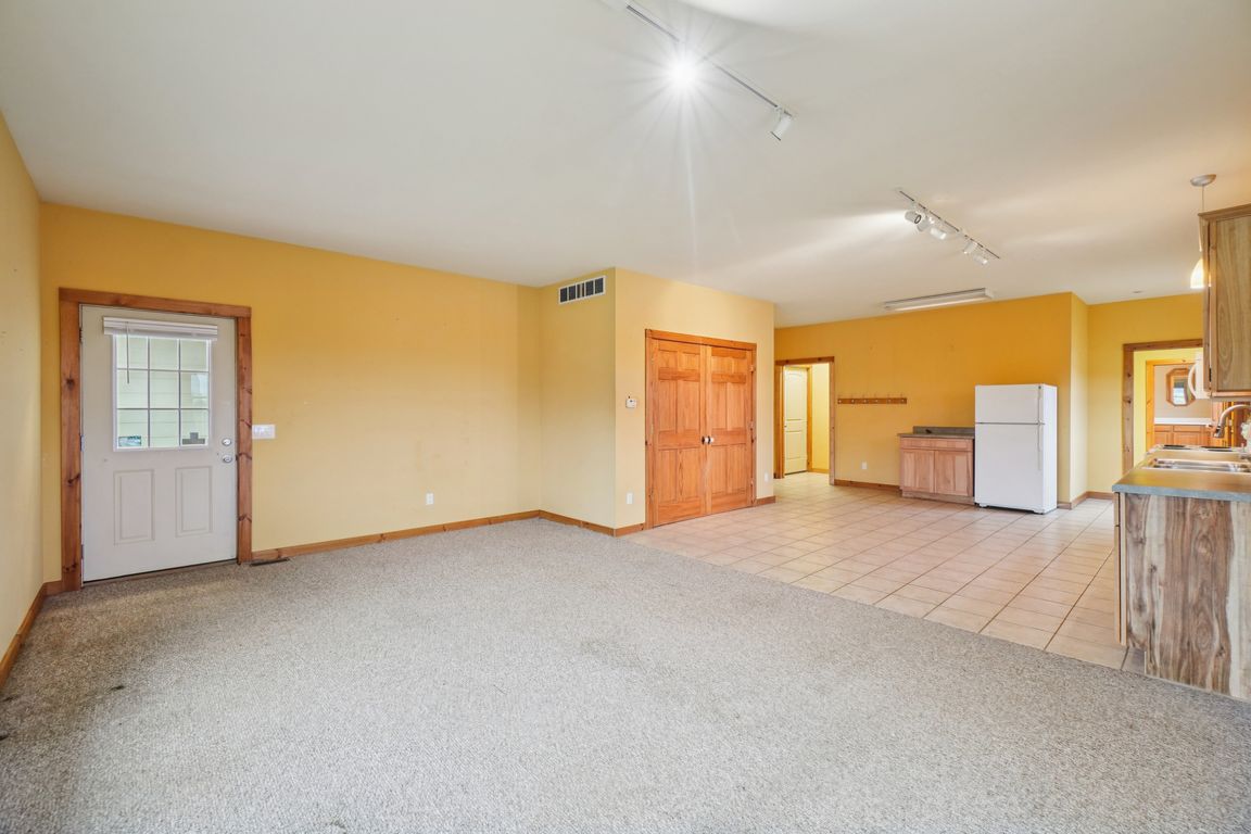 S Zeeb Rd-S1203-003.jpg