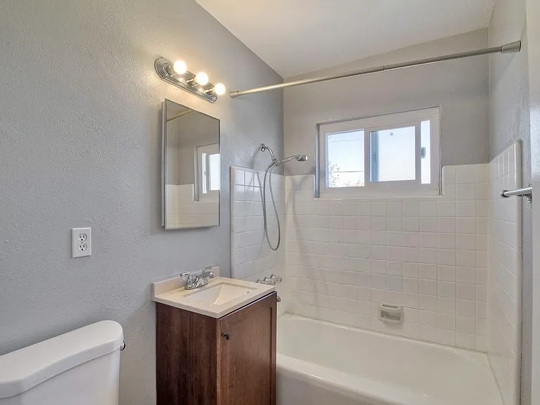 3557 College Ave #1/2 — Photo 14