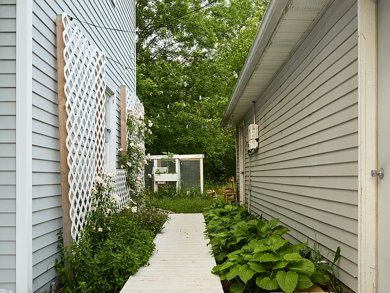 1034 Centennial Ave — Photo 9