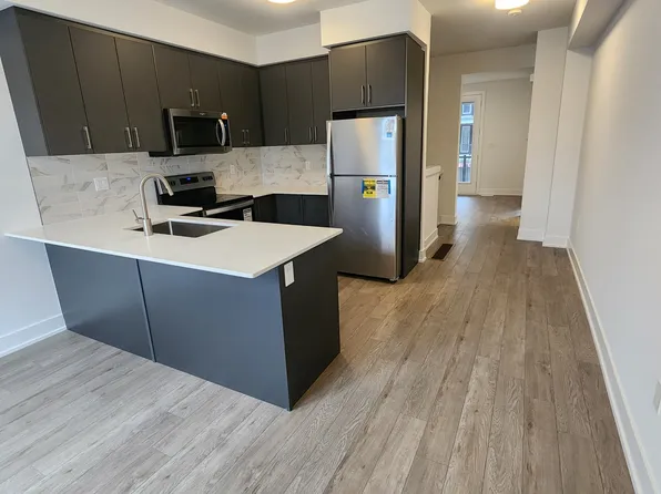 99 Roger St, Waterloo, ON