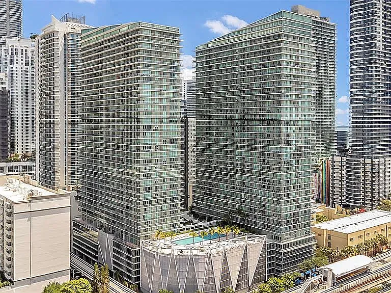 1111 SW 1st Ave #2115 — Photo 2