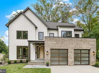 702 Poplar Dr, Falls Church, VA 22046