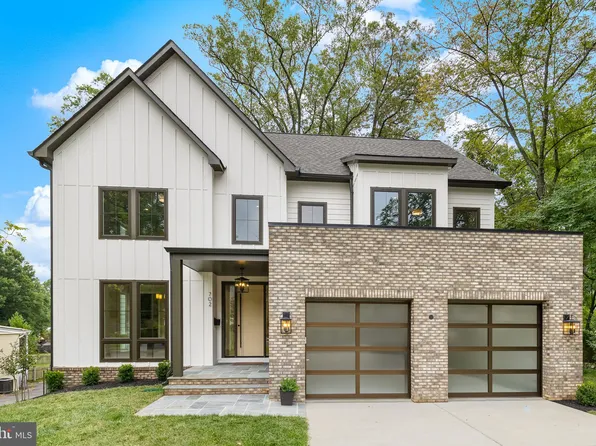 702 Poplar Dr, Falls Church, VA 22046