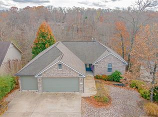 27 Lonsdale Dr, Bella Vista, AR 72715