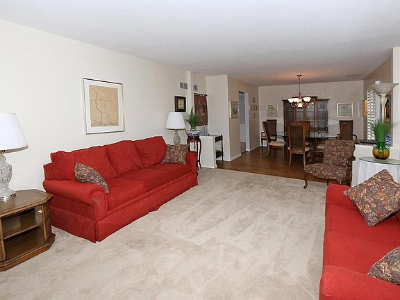 5th image of 11932 Gaiete Ln
