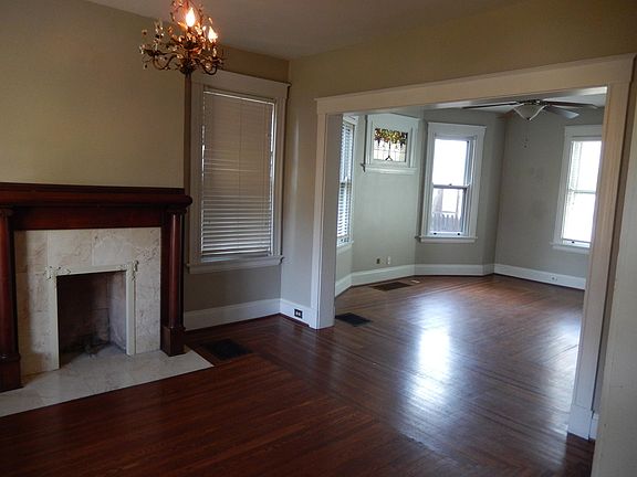 3rd image of 3915 Millsbrae Ave