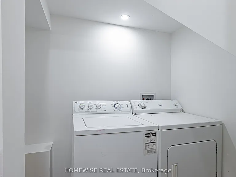 11 Craig Cres #LOWER — Photo 19