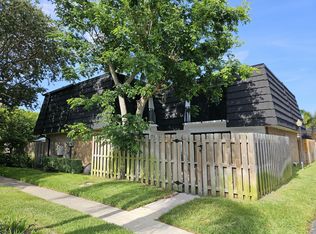 220 Woodland Rd #220, Lake Worth, FL 33461