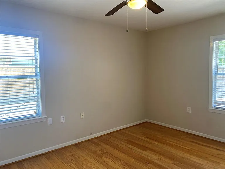 121 Tuna St — Photo 6