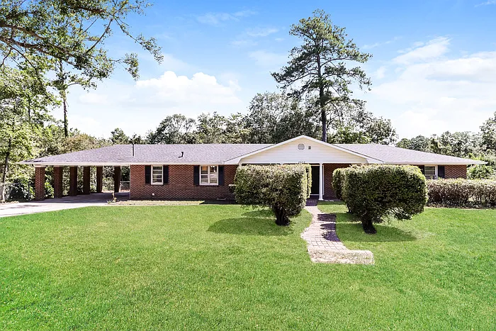 4 bed, 2.0 bath, 2106 sqft, $1,745 — Photo 1