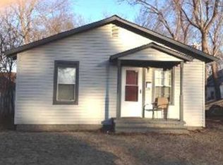 905 S 6th St, Chickasha, OK 73018
