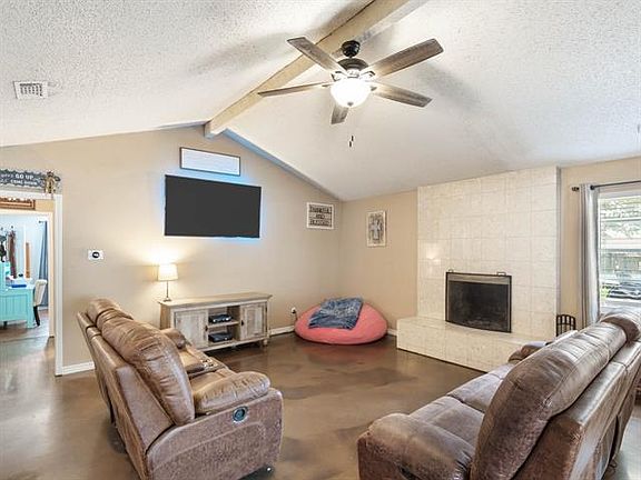 3rd image of 409 Linda Dr