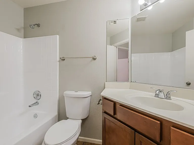 2625 S 156th Ave — Photo 15