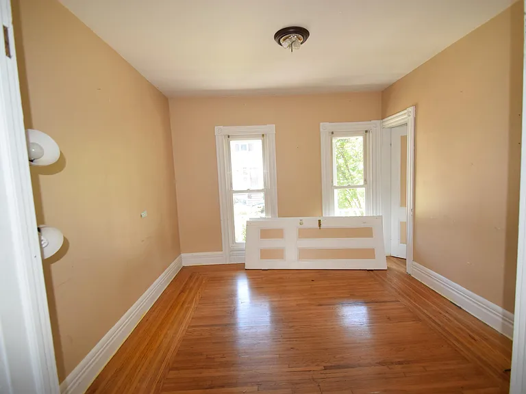 26 Weider St — Photo 4