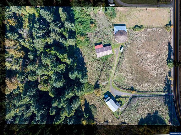 3rd image of 29800 Berlin Rd