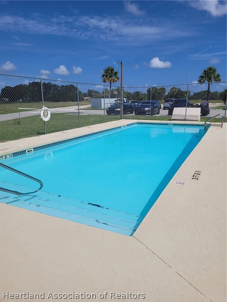 1 bed, 1.0 bath, 396 sqft, $850 — Photo 4