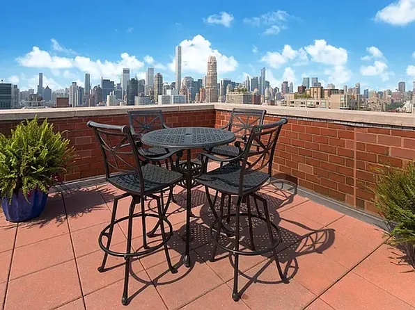 330 East 75th Street image 7 of 10