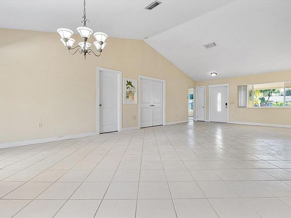 5th image of 4245 NW 114th Avenue