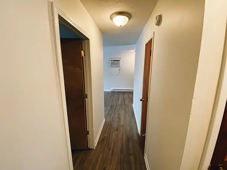 1019 S Western Ave — Photo 5