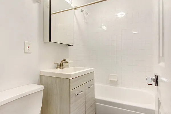 Rented by Creed Realty Group | media 6