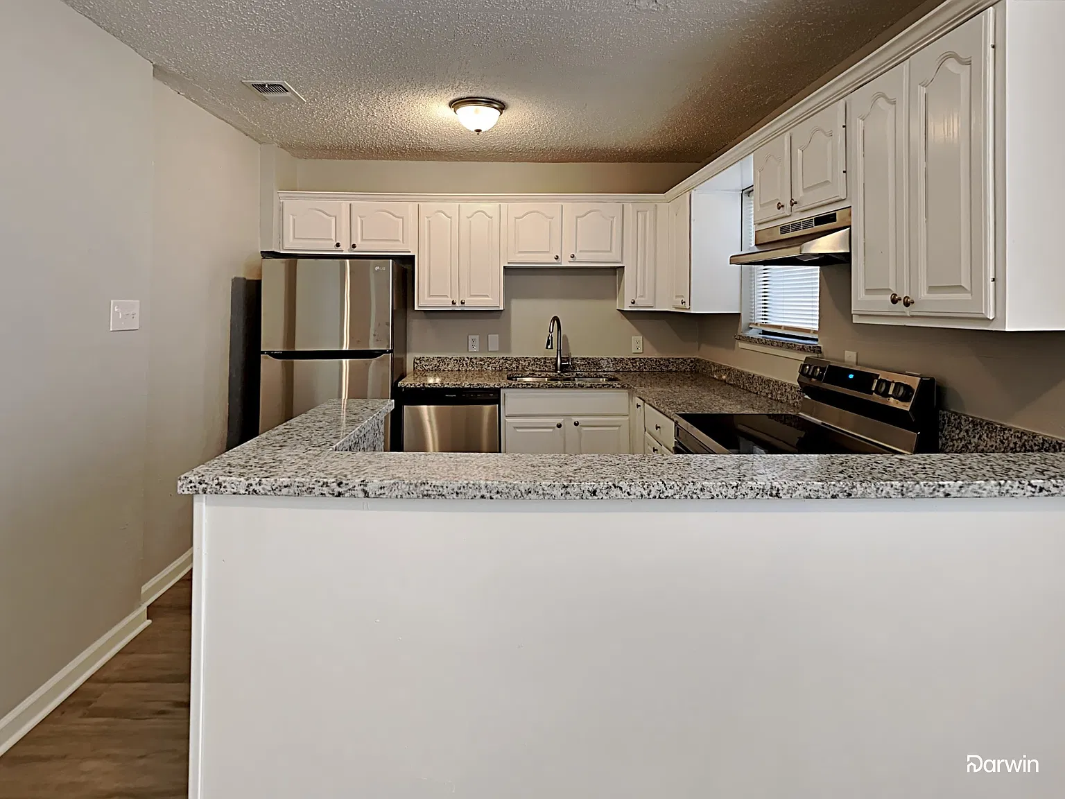 3 bed, 2.0 bath, 1120 sqft, $1,955 — Photo 2