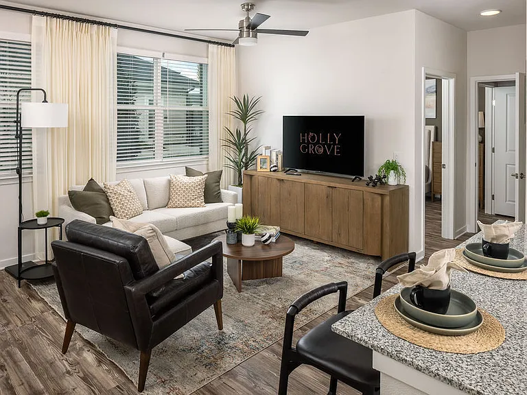 Holly Grove — Photo 14