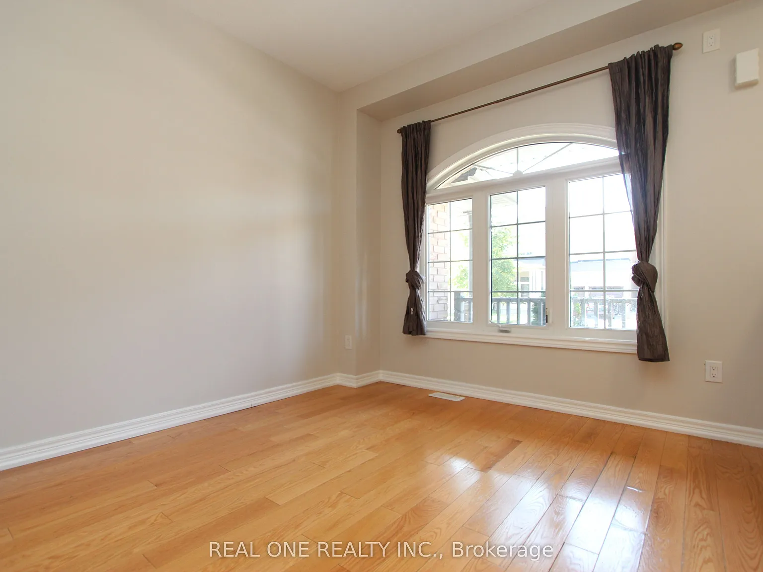 3 bed, $3,300 — Photo 3