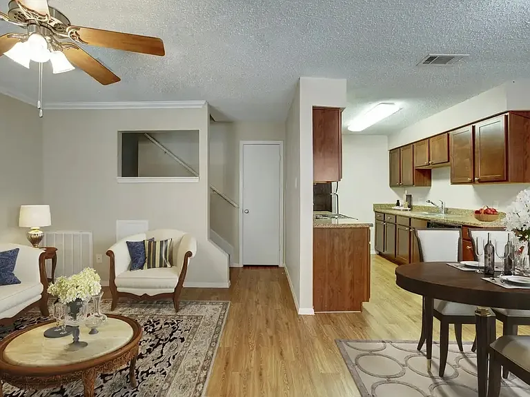 Autumn Chase Apartments — Photo 15