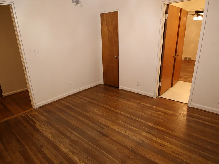 3191 E Broad St — Photo 25