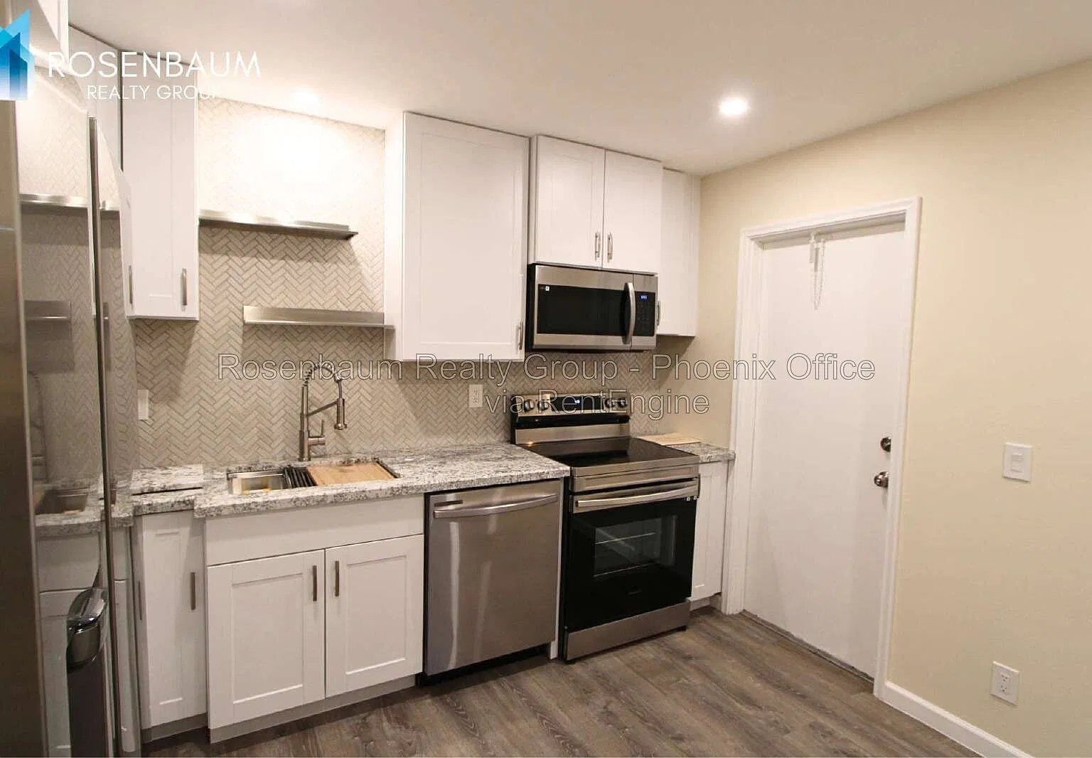 2 bed, 1.0 bath, 806 sqft, $1,400 — Photo 2