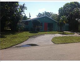 2nd image of 146 SE 27th Pl