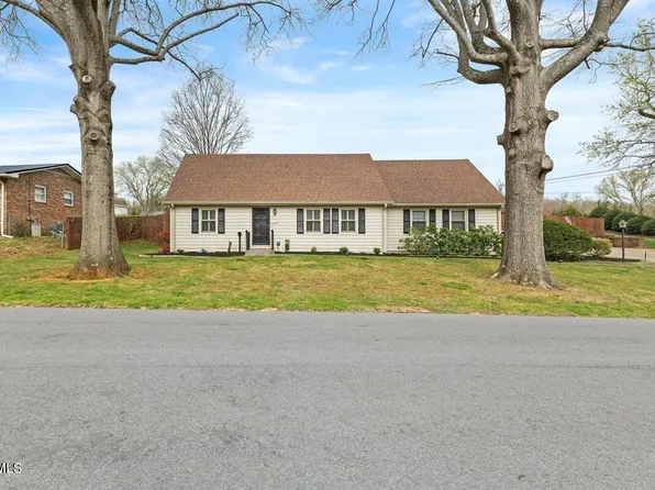 1405 Woodmont Dr, Johnson City, TN 37601