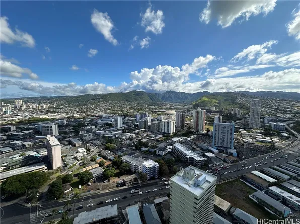 2525 Date St APT 3804, Honolulu, HI 96826