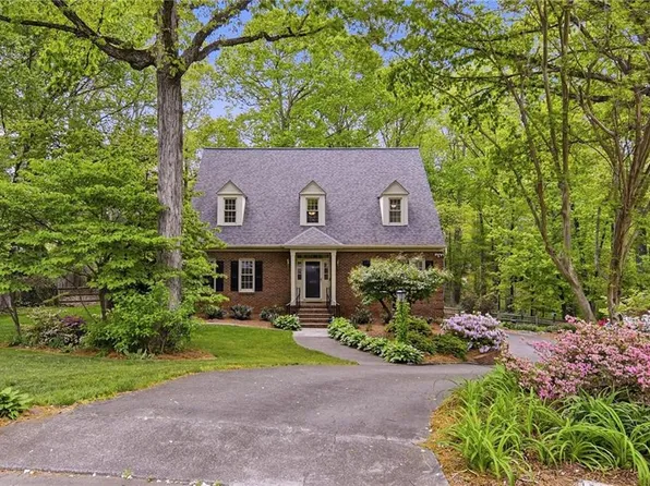 4220 Spring Rock Ct, Winston Salem, NC 27104