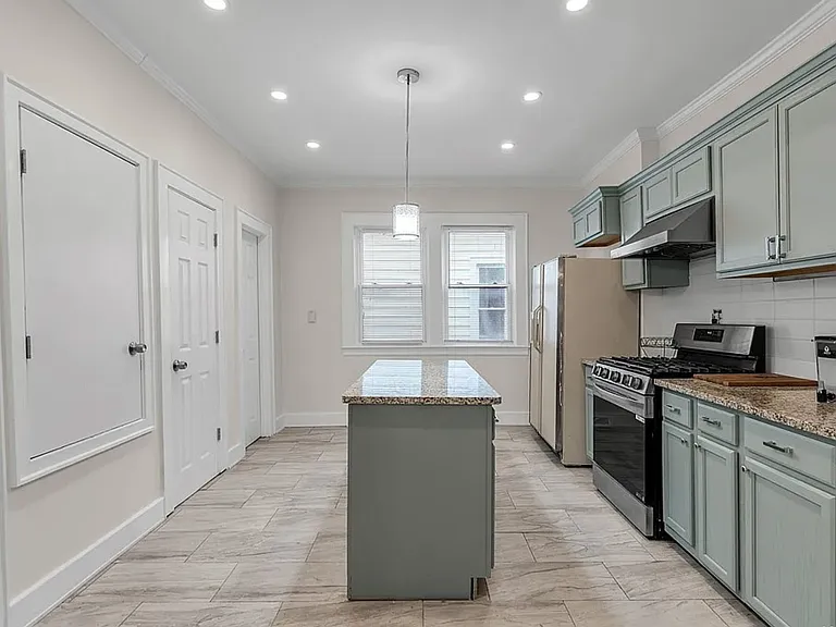 147 Grand St — Photo 5