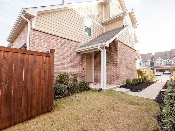 3rd image of 616 Laurel Ln
