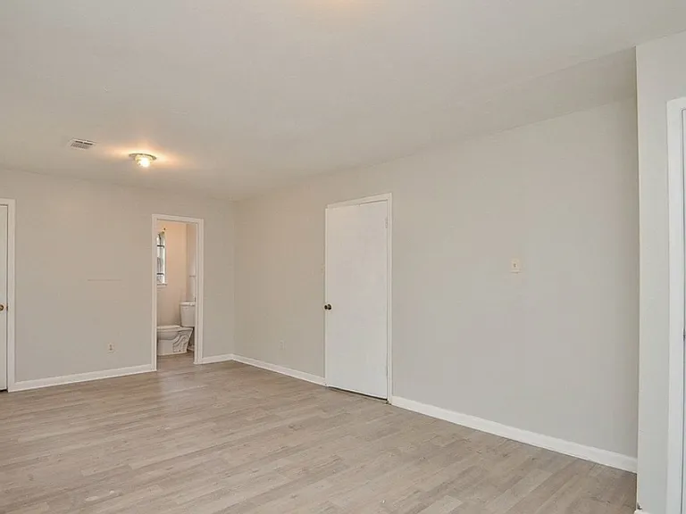 5243 Greylog Dr — Photo 16